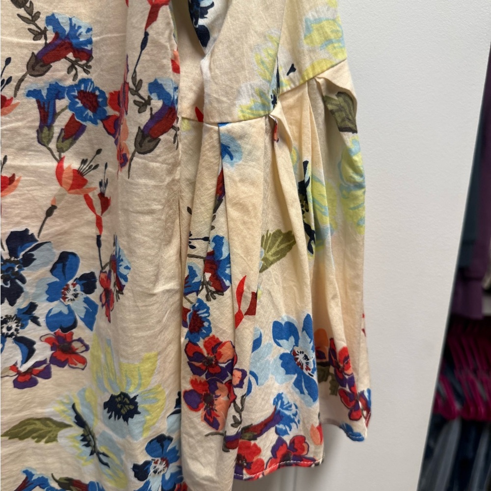 Jane and Delancey floral print bell sleeve top blouse in 100% cotton. Size med - Picture 8 of 9
